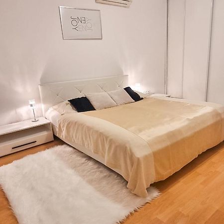 Modern & Cozy Apartment Near Hockey & Football Arena ブラチスラヴァ エクステリア 写真