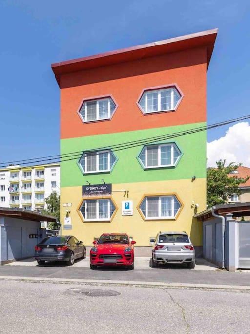 Modern & Cozy Apartment Near Hockey & Football Arena ブラチスラヴァ エクステリア 写真
