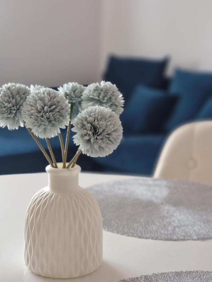 Modern & Cozy Apartment Near Hockey & Football Arena ブラチスラヴァ エクステリア 写真
